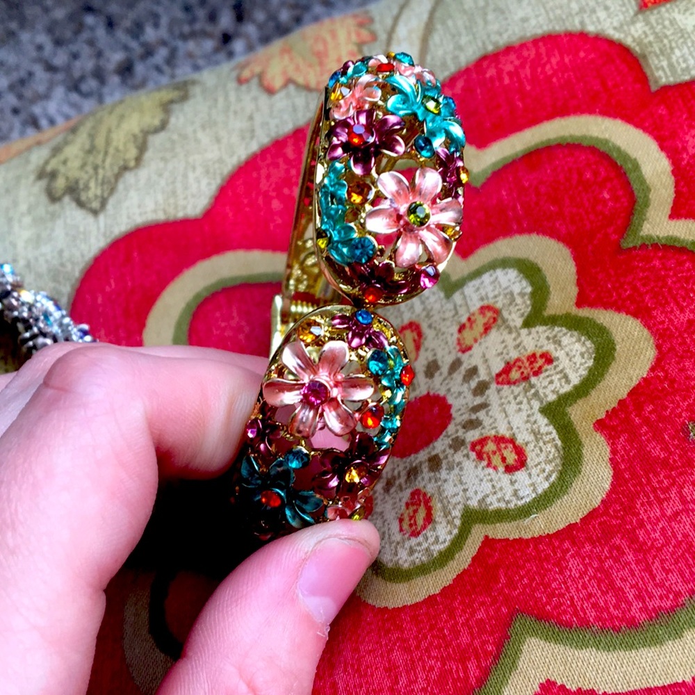 Gold bracelet
